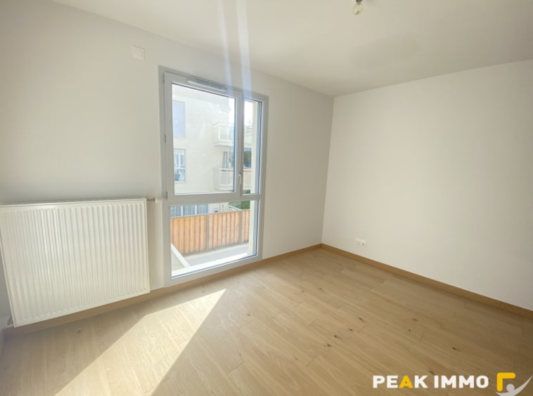 Appartement F3 Duplex, 79.2 m2 + 32.4 m2 de terrasse, SALLAN