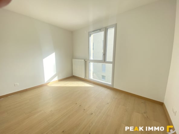 Appartement F3 Duplex, 79.2 m2 + 32.4 m2 de terrasse, SALLAN