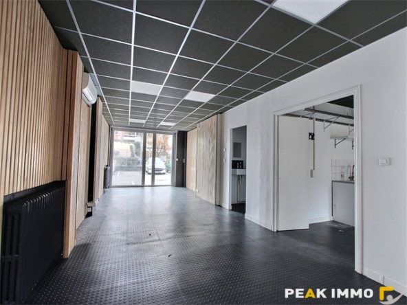 Local commercial 51 M2 ANNECY