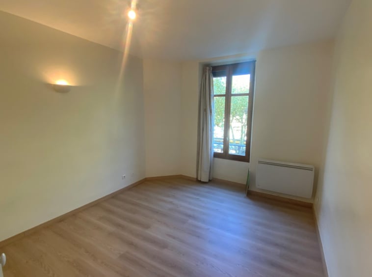 Appartement 3 pièces, 74 m2-AIX LES BAINS