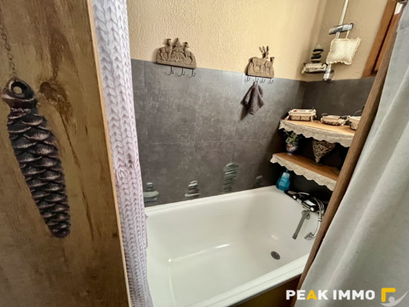 Studio avec terrasse de 36 m2 - 18.31 m2 - Demi-Quartier