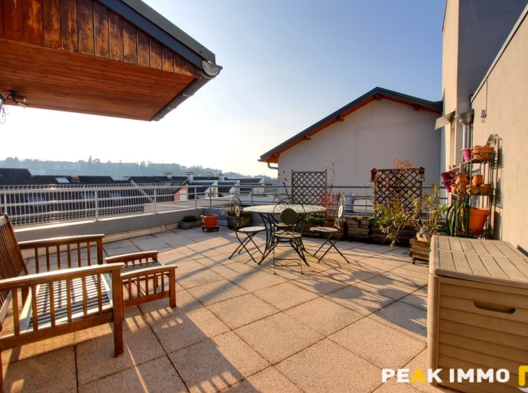 Appartement Villa sur toit - 3/4 pièces - 93.60m2 - CRAN-GEV