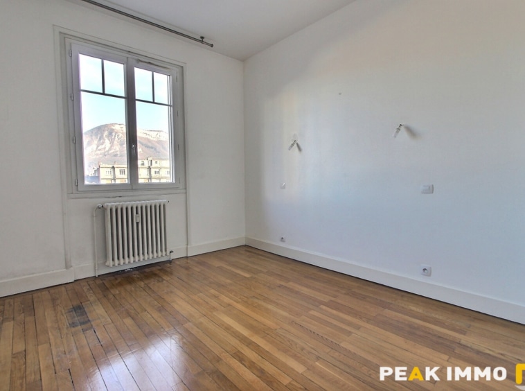 Appartement - 3 pièces - 76m2 - Annecy Centre Ville