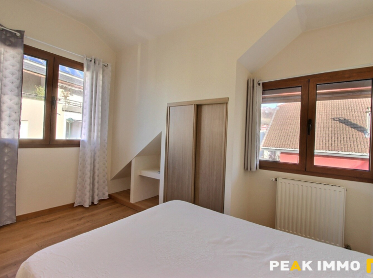 Appartement - 3 pièces - 80m 2 utiles - Annecy