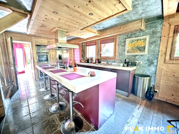 Chalet 8 pièces 222 m2 - Combloux