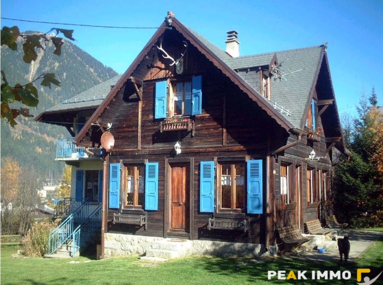Belle maison traditionnelle de 9 pièces - 180 m2 CHAMONIX-MO