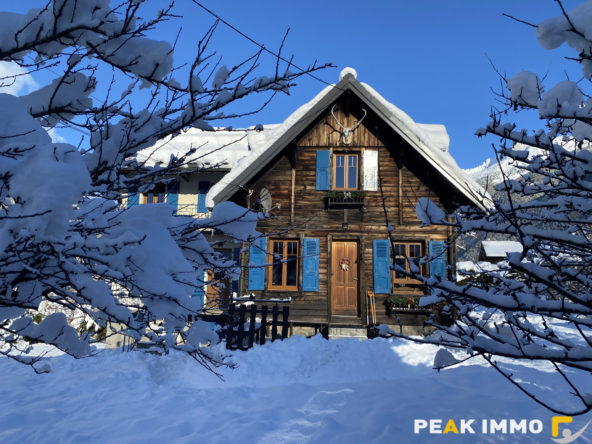 Belle maison traditionnelle de 9 pièces - 180 m2 CHAMONIX-MO