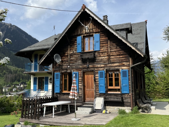 Belle maison traditionnelle de 9 pièces - 180 m2 CHAMONIX-MO