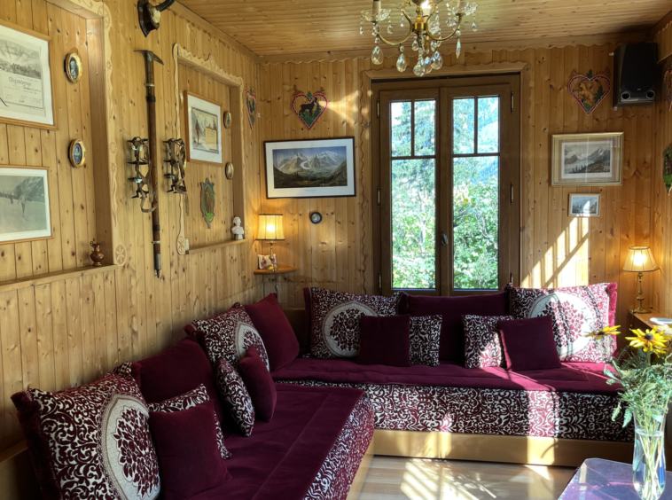 Belle maison traditionnelle de 9 pièces - 180 m2 CHAMONIX-MO