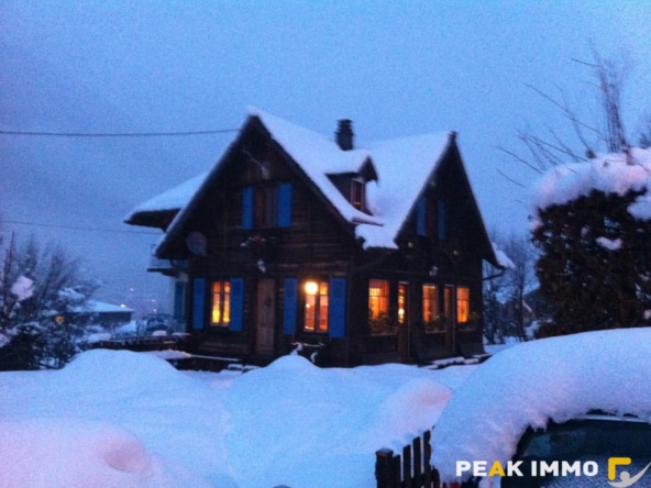 Belle maison traditionnelle de 9 pièces - 180 m2 CHAMONIX-MO