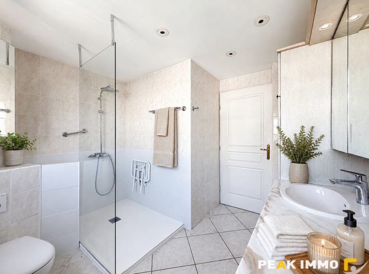 T3 111,35 M2 ANNECY