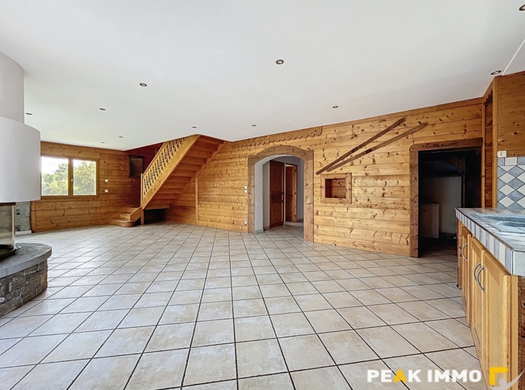 Maison 7 pièces - 198 m2 - Sales