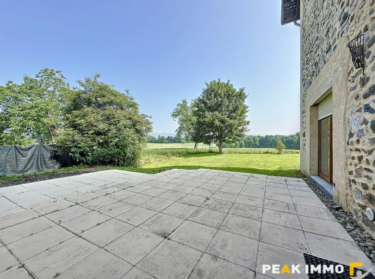Maison 7 pièces - 198 m2 - Sales