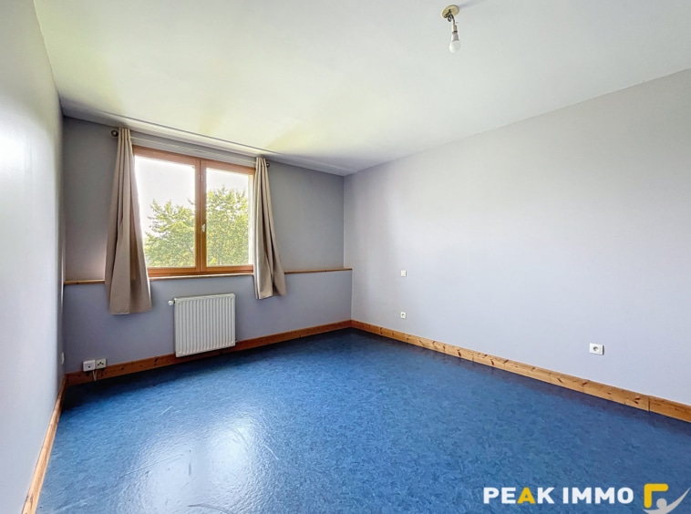 Maison 7 pièces - 198 m2 - Sales