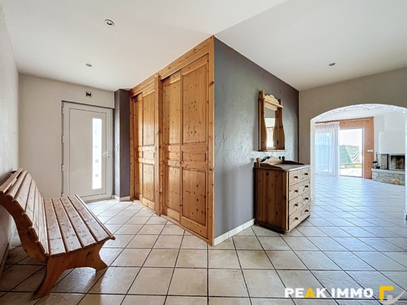 Maison 7 pièces - 198 m2 - Sales