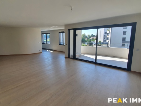 Appartement T4 - 133m2 - 01630 Saint-Genis-Pouilly