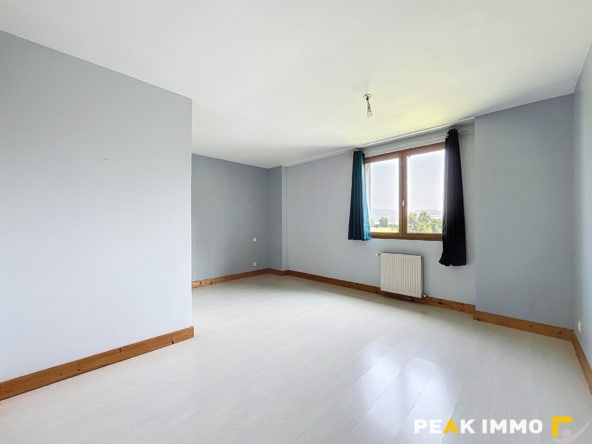 Maison 7 pièces - 198 m2 - Sales