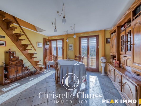 Maison divisée en 2 appartements- 250 m2 - DOUSSARD