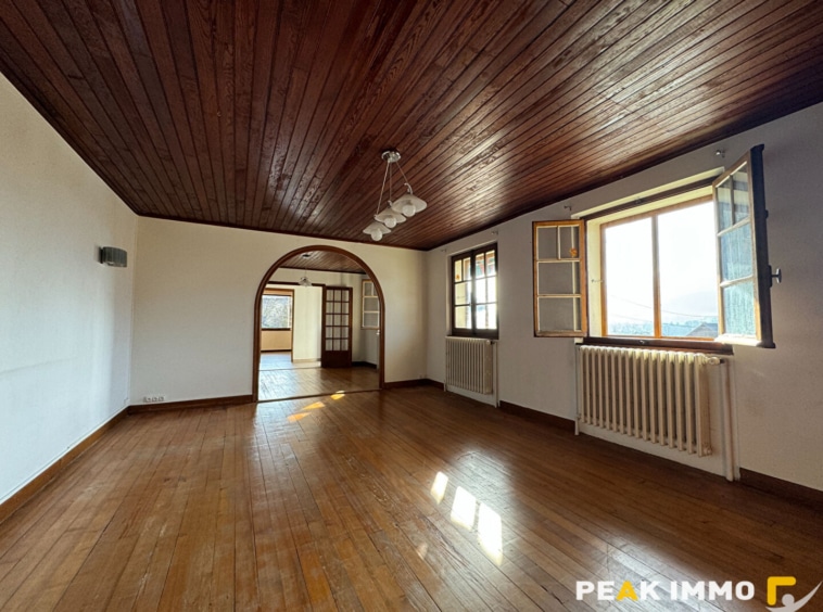 SAINT ANDRE DE BOEGE- Maison composée de 2 appartements