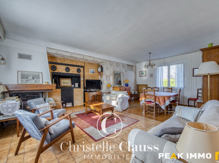 Maison divisée en 2 appartements- 250 m2 - DOUSSARD