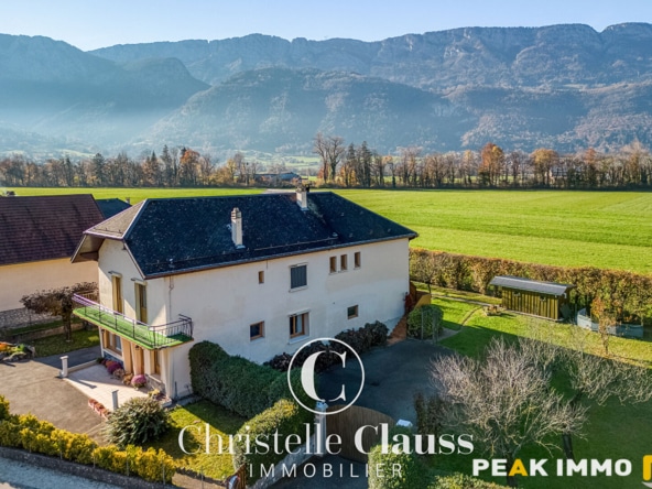 Maison divisée en 2 appartements- 250 m2 - DOUSSARD