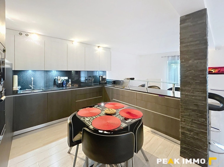 Appartement Bonne 4 pièce(s) 93 m2