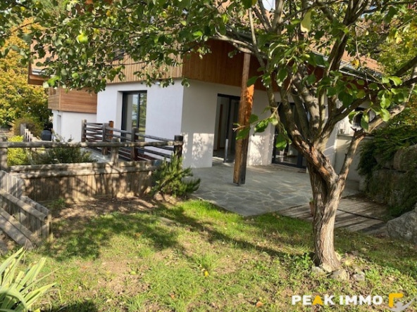 À louer : Maison meublée  mitoyenne T4 en triplex de 80 m2