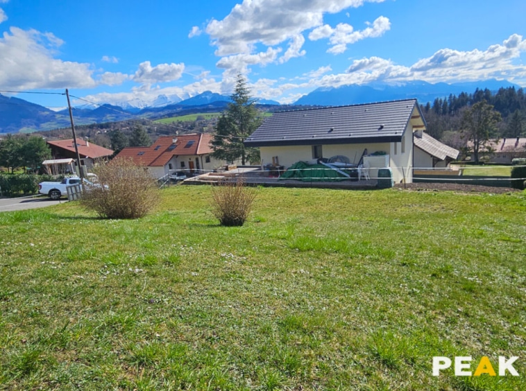 FILLINGES- Terrain pleins sud avec vue dégagée 550 m2