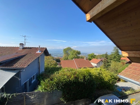 À louer : Maison meublée  mitoyenne T4 en triplex de 80 m2