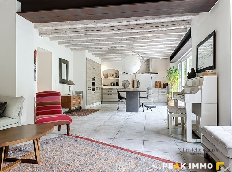 FILLINGES MAISON RENOVEE PROCHE ENTREE AUTOROUTE GENEVE ANNE