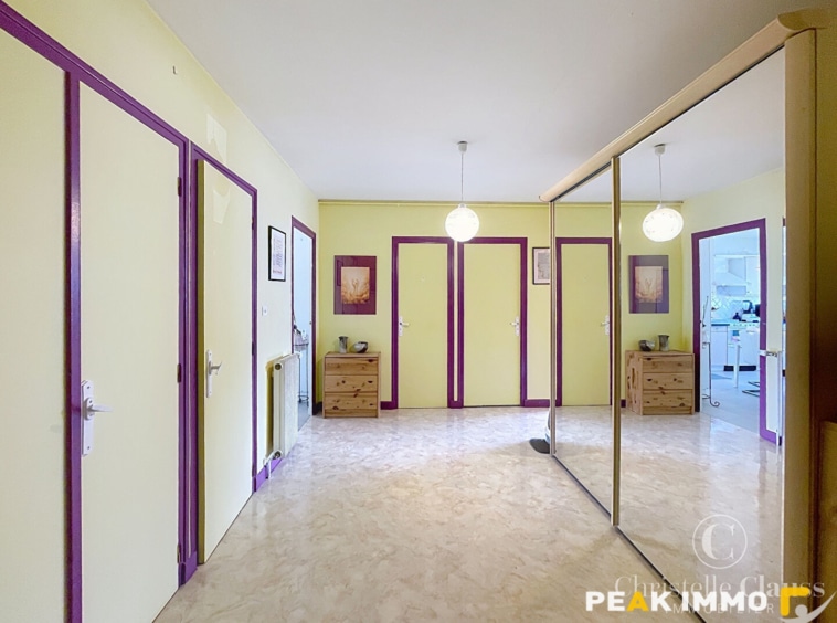 APPARTEMENT T3 -80 M2 - CAVE DE 11m2 - LOGGIA