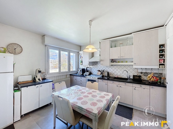 APPARTEMENT T3 -80 M2 - CAVE DE 11m2 - LOGGIA