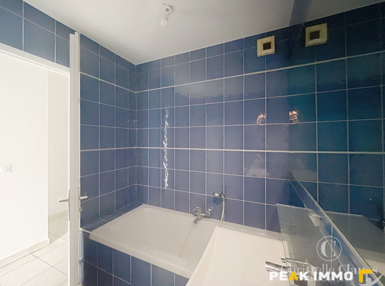 ANNECY -T3 - 62M2 - CAVE - JARDIN PRIVATIF