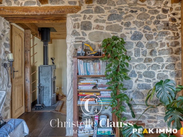 EXCLUSIVITE- CRANVES SALES Ferme d'exception de 1869 entière