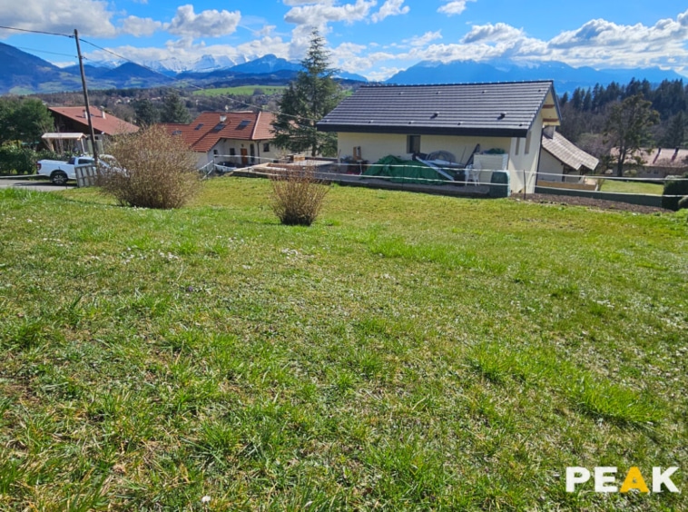 FILLINGES- Terrain pleins sud avec vue dégagée 550 m2