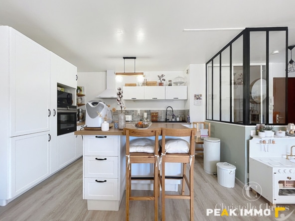 T3 POISY - 70M2 - ASCENSEUR + BALCON + CAVE + PLACE DE PARKI