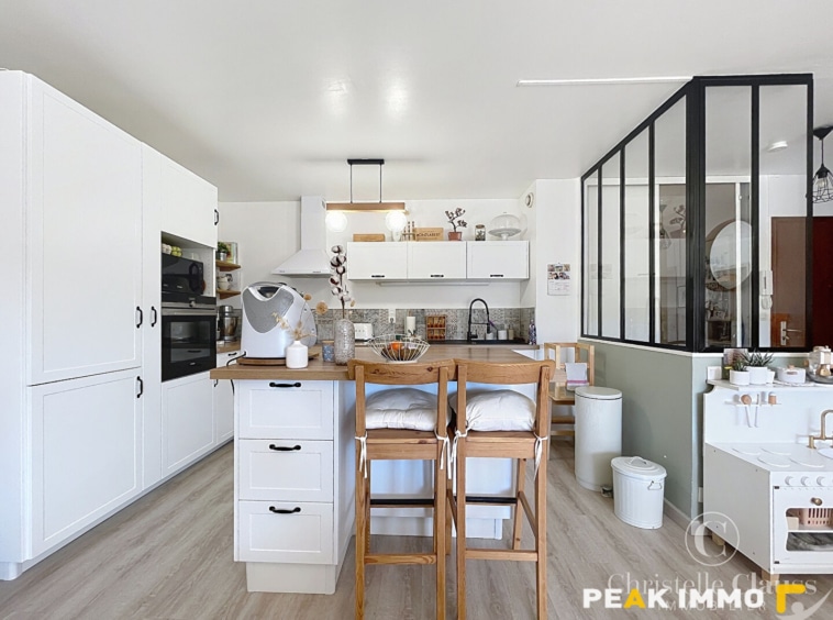 T3 POISY - 70M2 - ASCENSEUR + BALCON + CAVE + PLACE DE PARKI
