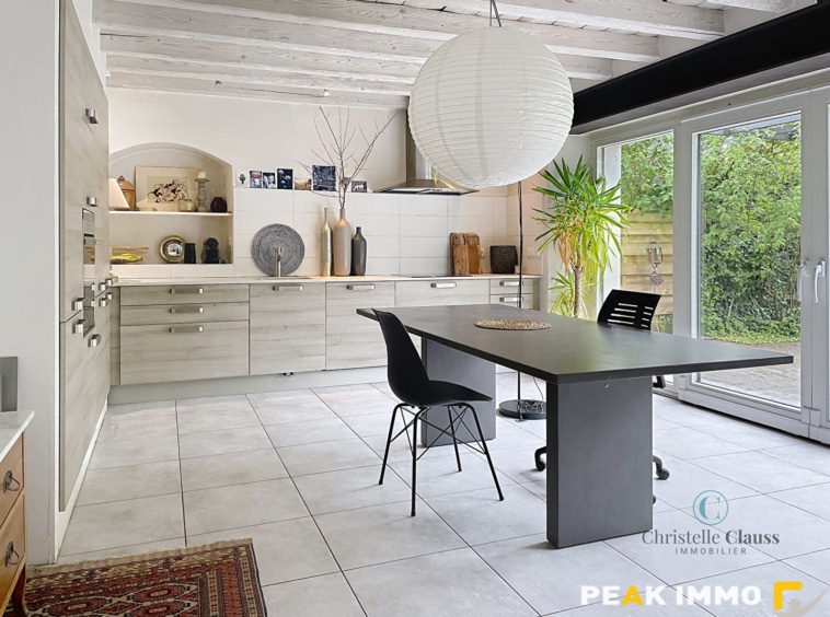FILLINGES MAISON RENOVEE PROCHE ENTREE AUTOROUTE GENEVE ANNE