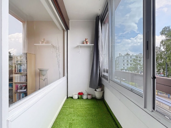 APPARTEMENT T3 -80 M2 - CAVE DE 11m2 - LOGGIA