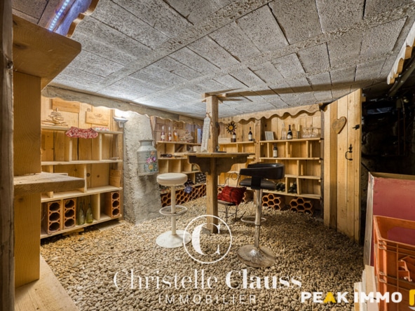 EXCLUSIVITE- CRANVES SALES Ferme d'exception de 1869 entière