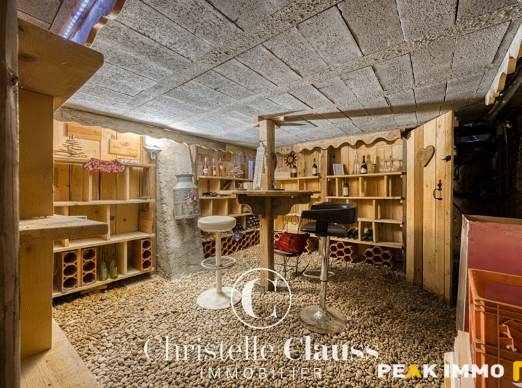 EXCLUSIVITE- CRANVES SALES Ferme d'exception de 1869 entière