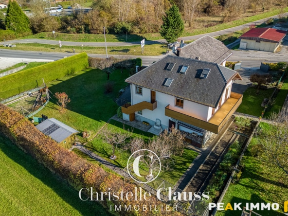 Maison divisée en 2 appartements- 250 m2 - DOUSSARD