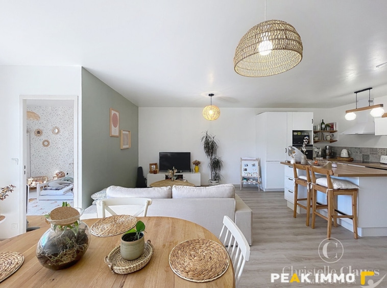 T3 POISY - 70M2 - ASCENSEUR + BALCON + CAVE + PLACE DE PARKI