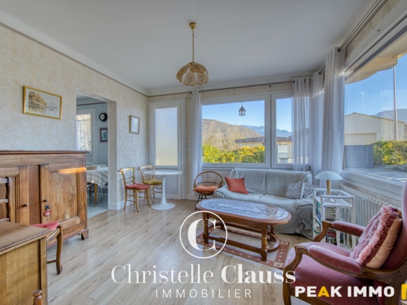 Maison divisée en 2 appartements- 250 m2 - DOUSSARD