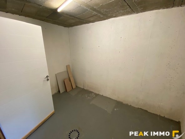 À louer : Maison meublée  mitoyenne T4 en triplex de 80 m2
