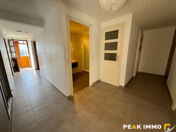 SAINT ANDRE DE BOEGE- Maison composée de 2 appartements