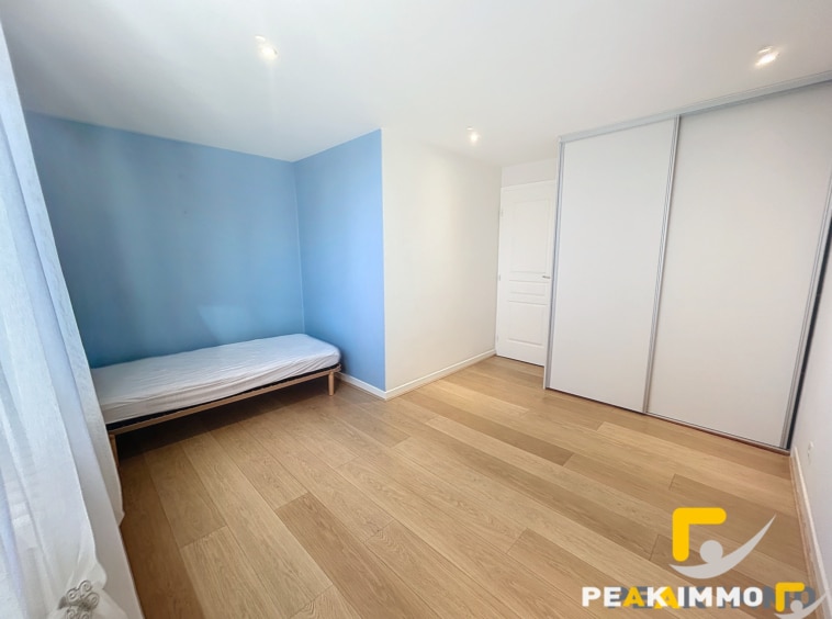 Maison Cranves Sales 203m2