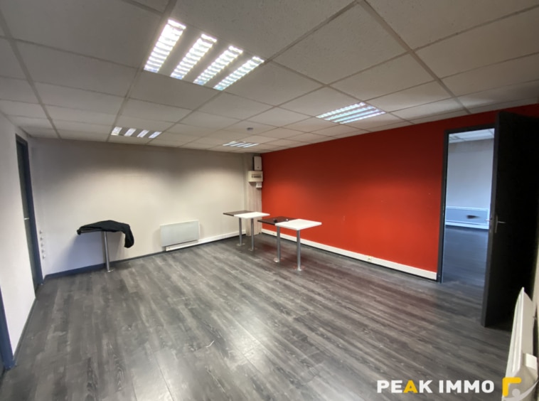 Entrepôt et bureaux 251m2 Sallanches Zone industrielle