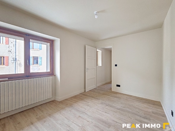 BONNE- Maison de Village entièrement rénovée