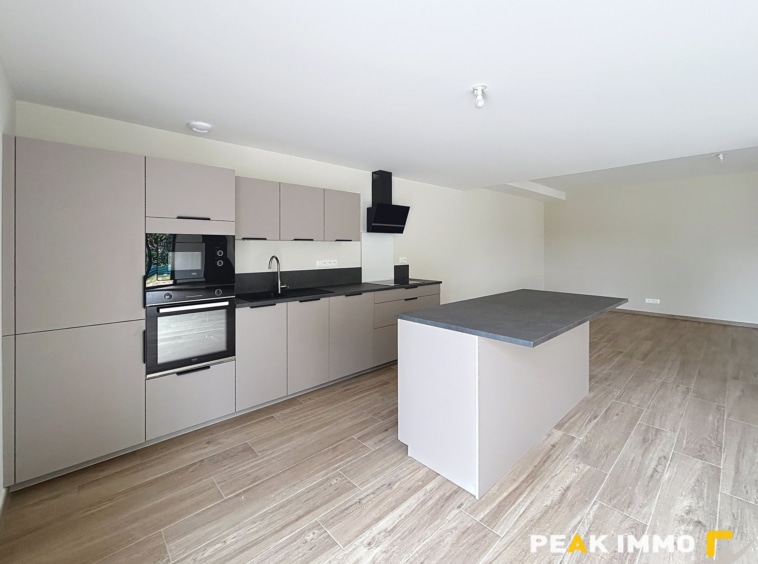 Appartement Fillinges 5 pièce(s) 156.15 m2